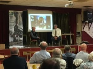 Bob and Les in conversation